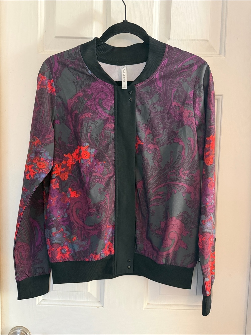 Fabletics Ithaca Floral lightweight Bomber Jacket in Purple and Red small - Picture 3 of 6